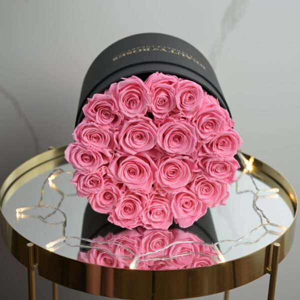 Różowe wieczne róże - duży box czarny