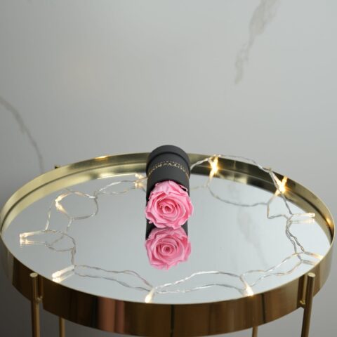 Różowe wieczne róże - mini box czarny