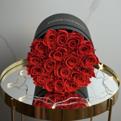 Czerwone wieczne róże - duży box czarny